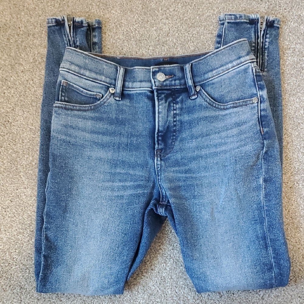 Express Blue Skinny Jeans with Subtle Fading 4R - Picture 2 of 7